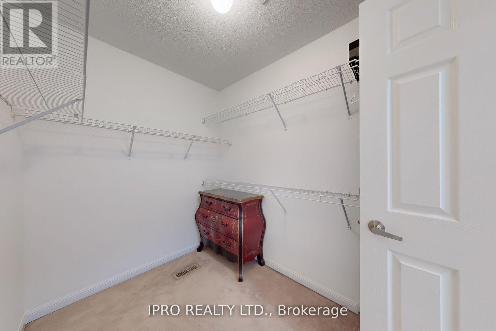 












730 BOLINGBROKE DRIVE

,
Milton (CO Coates),




Ontario
L9T6Z3

