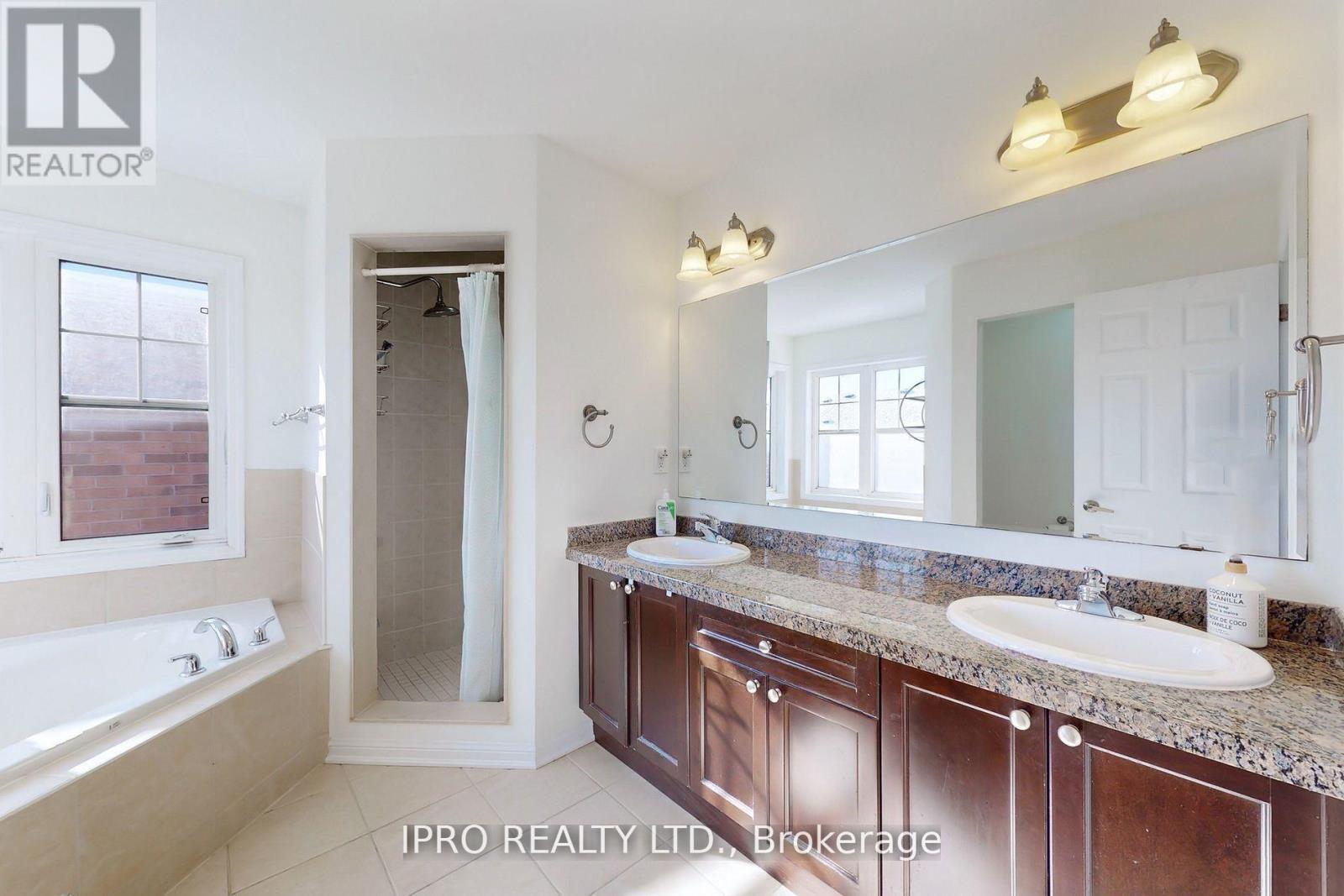 












730 BOLINGBROKE DRIVE

,
Milton (CO Coates),




Ontario
L9T6Z3

