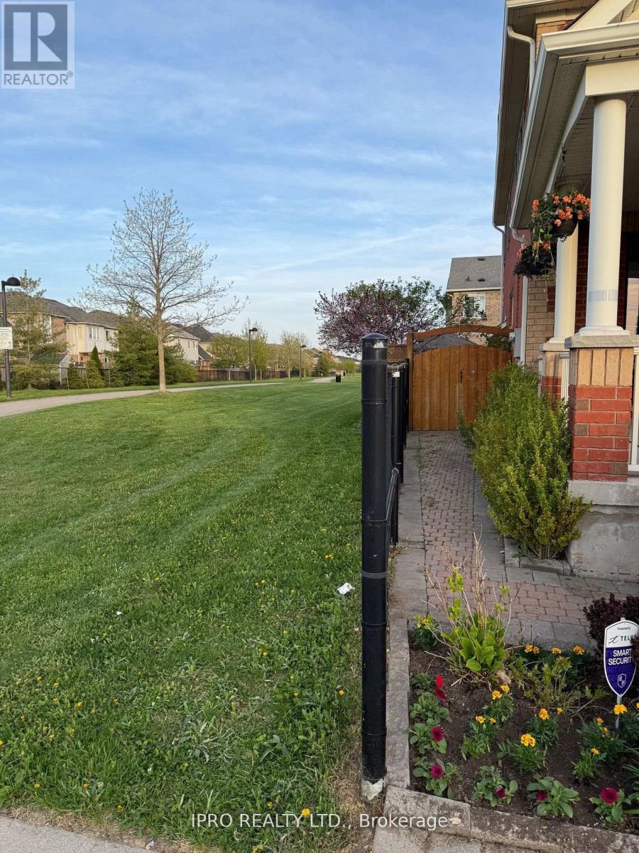 












730 BOLINGBROKE DRIVE

,
Milton (CO Coates),




Ontario
L9T6Z3

