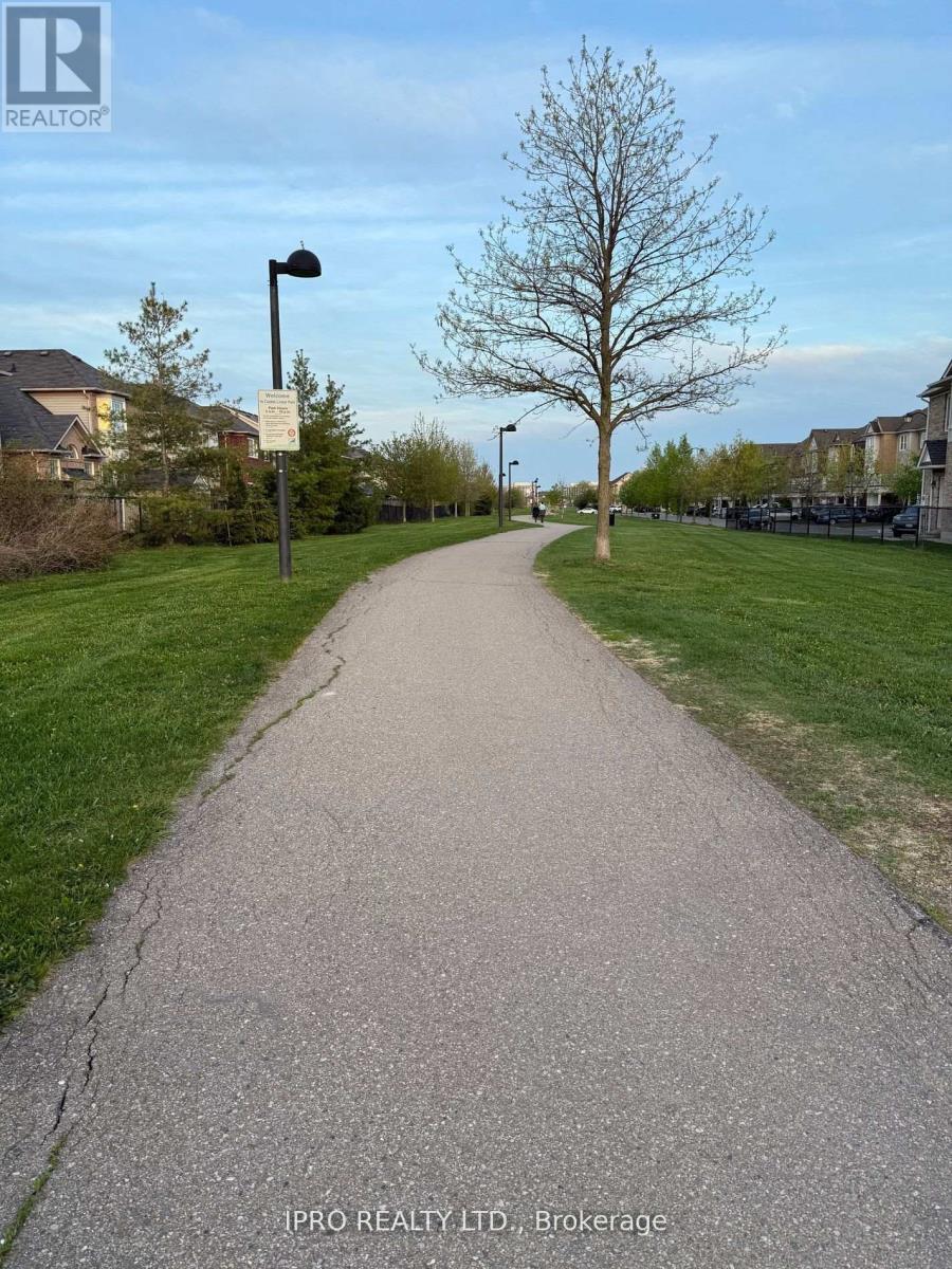 












730 BOLINGBROKE DRIVE

,
Milton (CO Coates),




Ontario
L9T6Z3

