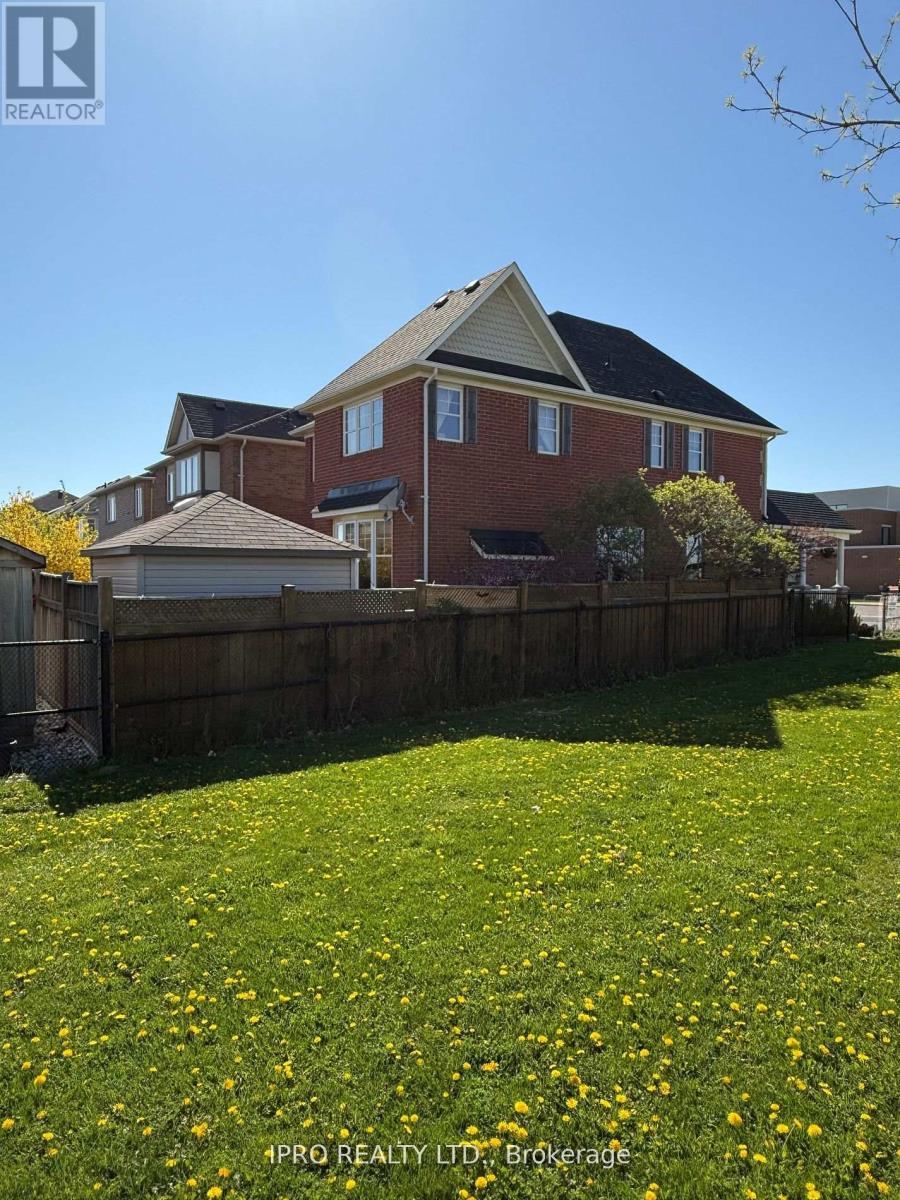 












730 BOLINGBROKE DRIVE

,
Milton (CO Coates),




Ontario
L9T6Z3

