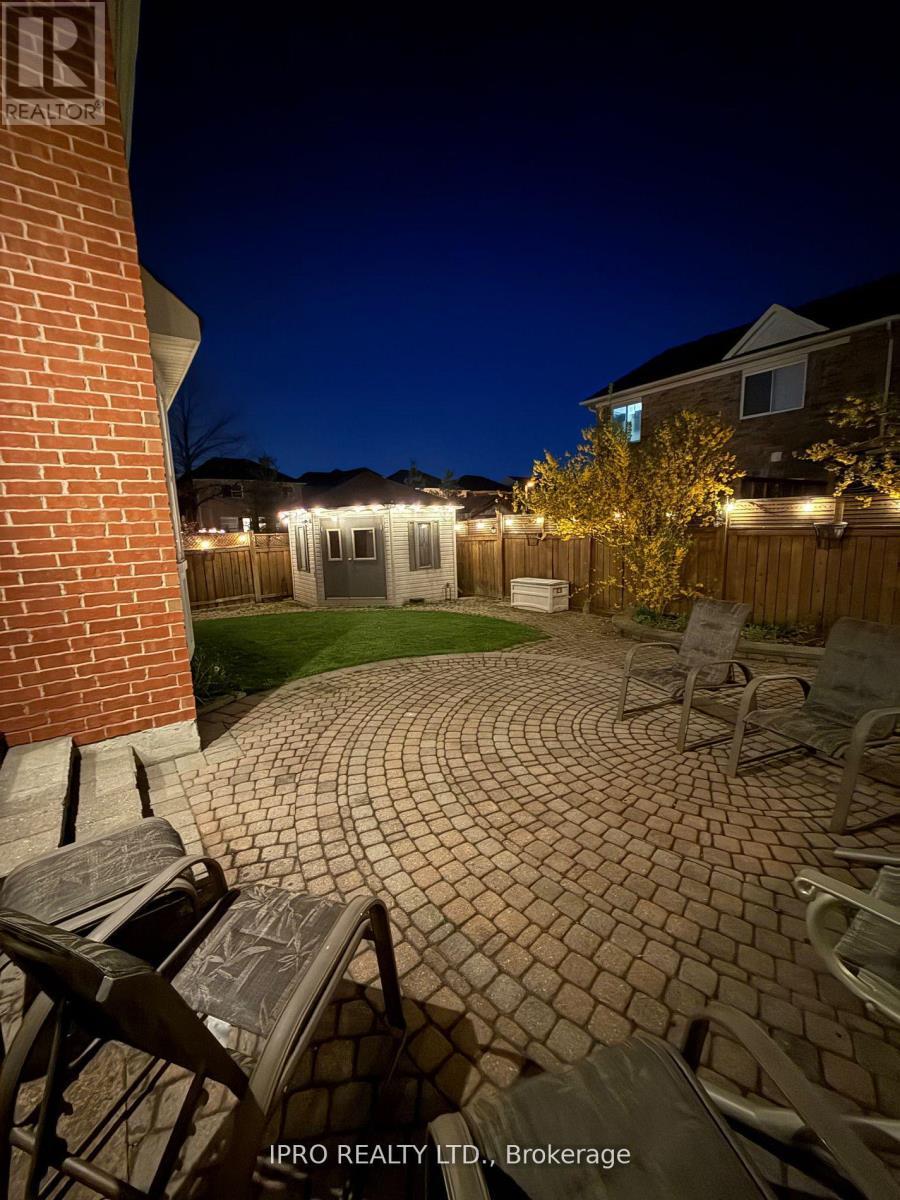 












730 BOLINGBROKE DRIVE

,
Milton (CO Coates),




Ontario
L9T6Z3

