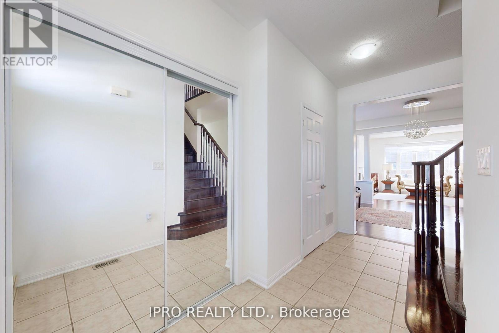 












730 BOLINGBROKE DRIVE

,
Milton (CO Coates),




Ontario
L9T6Z3

