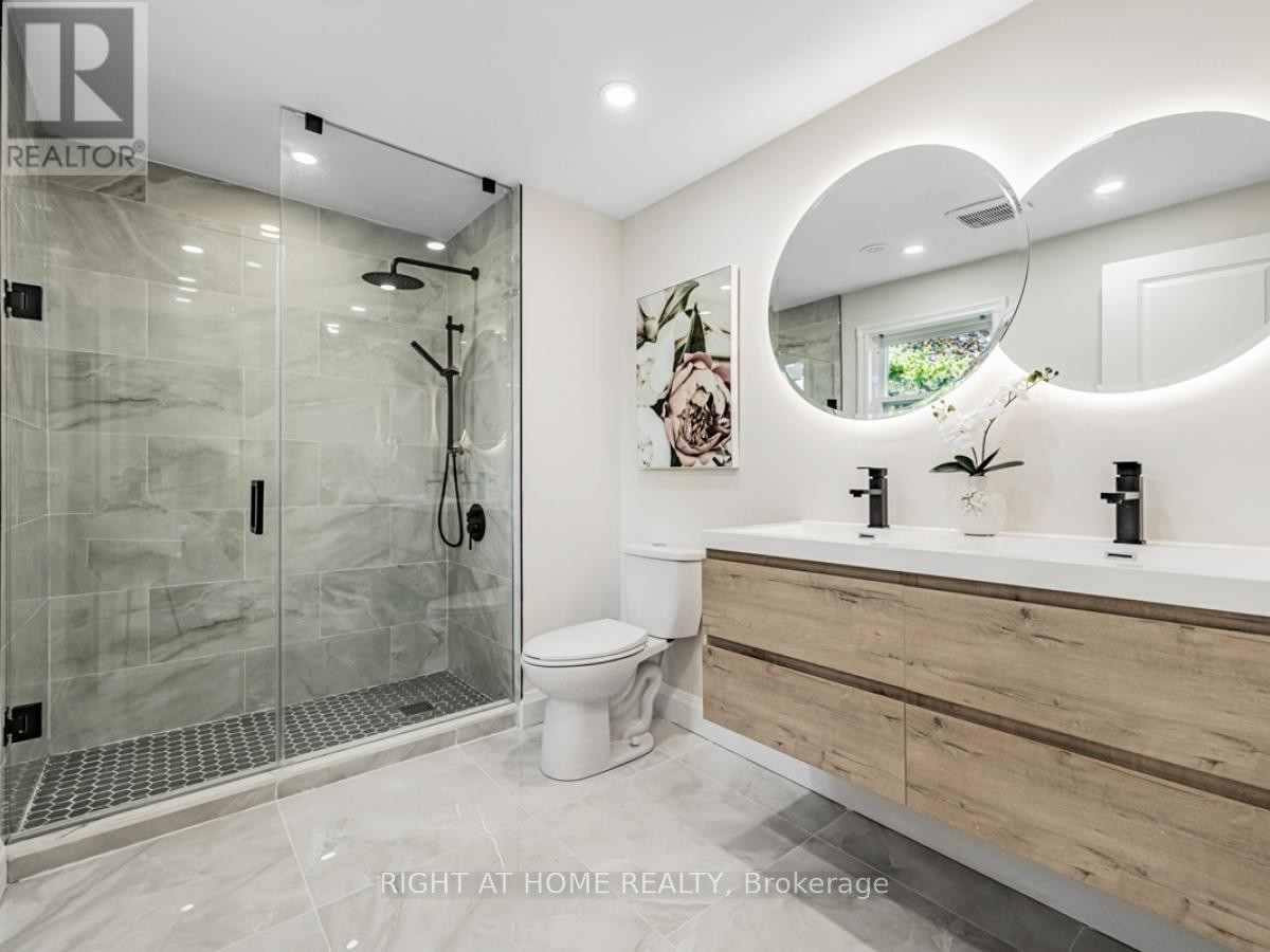 












2273 MUNN'S AVENUE

,
Oakville (RO River Oaks),




Ontario
L6H3M4

