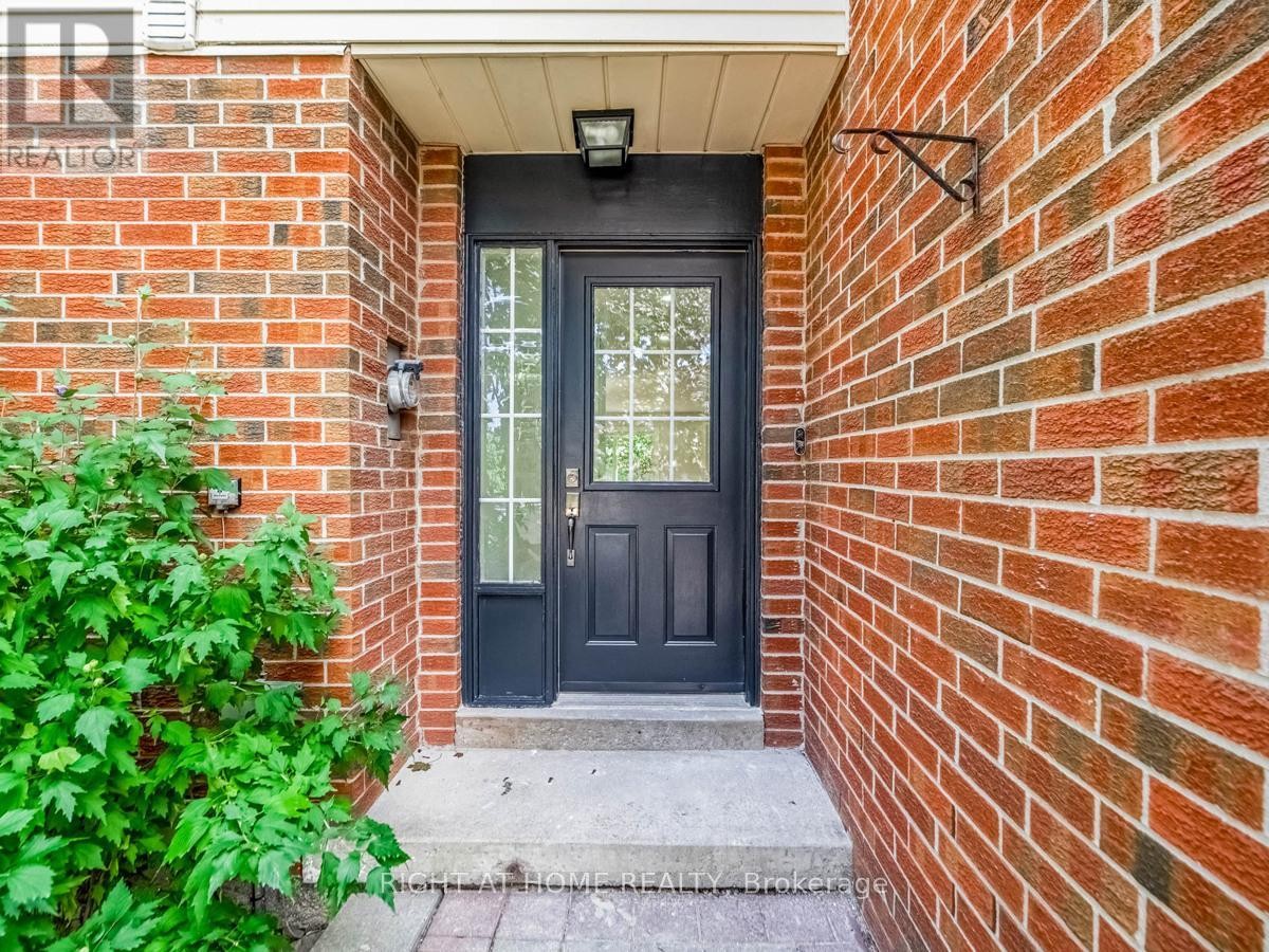 












2273 MUNN'S AVENUE

,
Oakville (RO River Oaks),




Ontario
L6H3M4

