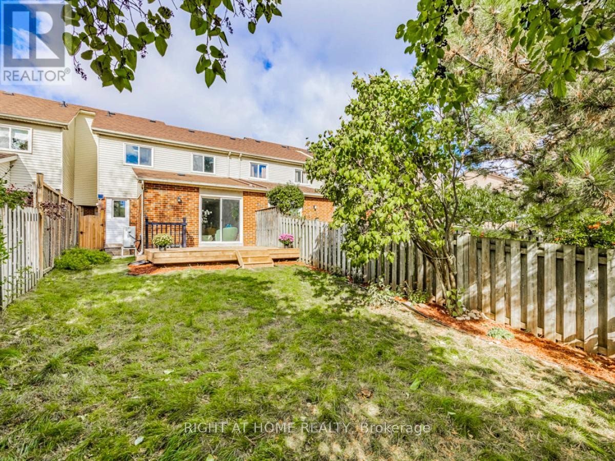 












2273 MUNN'S AVENUE

,
Oakville (RO River Oaks),




Ontario
L6H3M4

