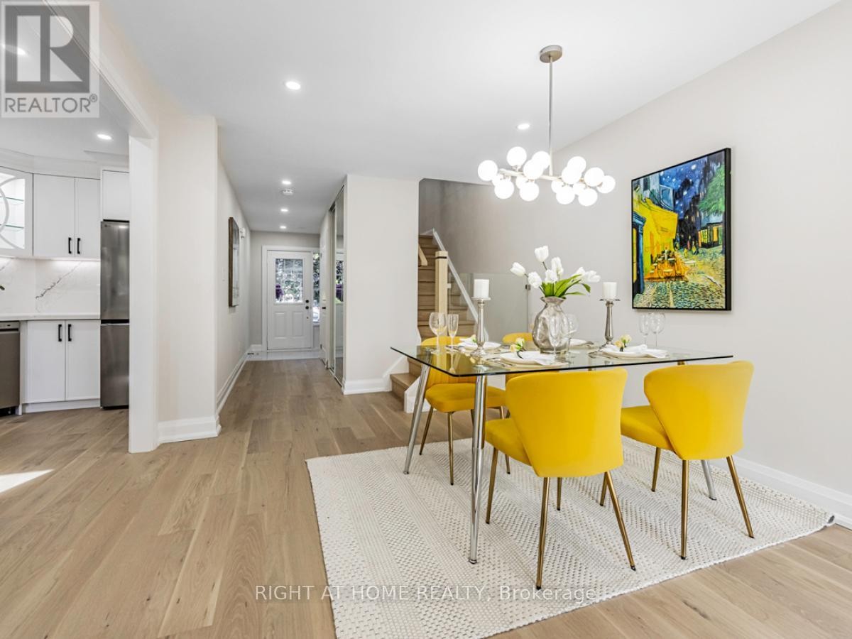 












2273 MUNN'S AVENUE

,
Oakville (RO River Oaks),




Ontario
L6H3M4

