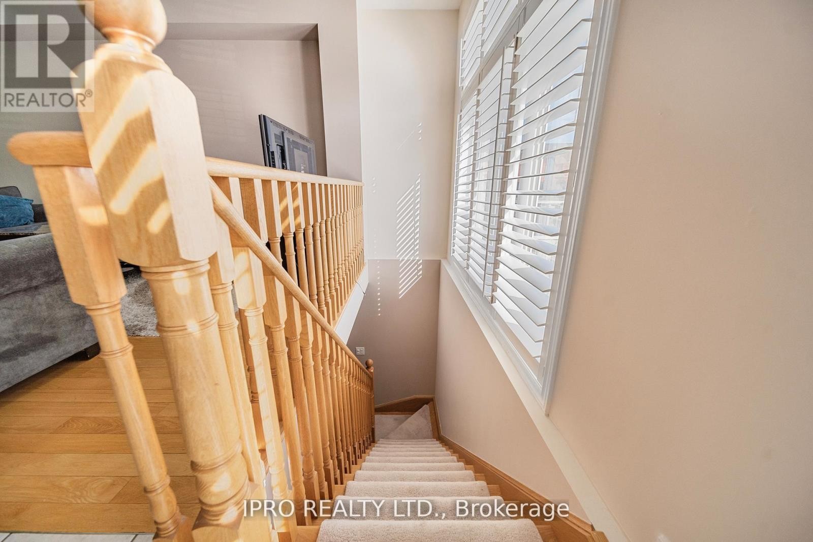 












8 ICEFALL ROAD

,
Caledon,




Ontario
L7C3T6


