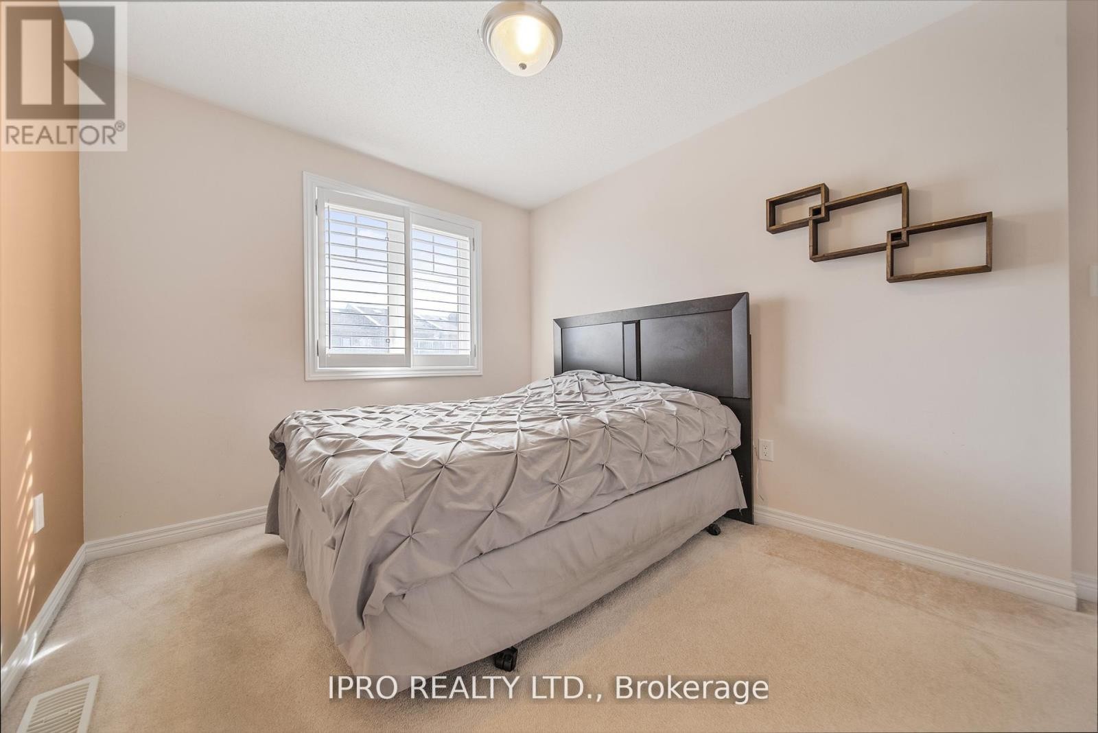 












8 ICEFALL ROAD

,
Caledon,




Ontario
L7C3T6

