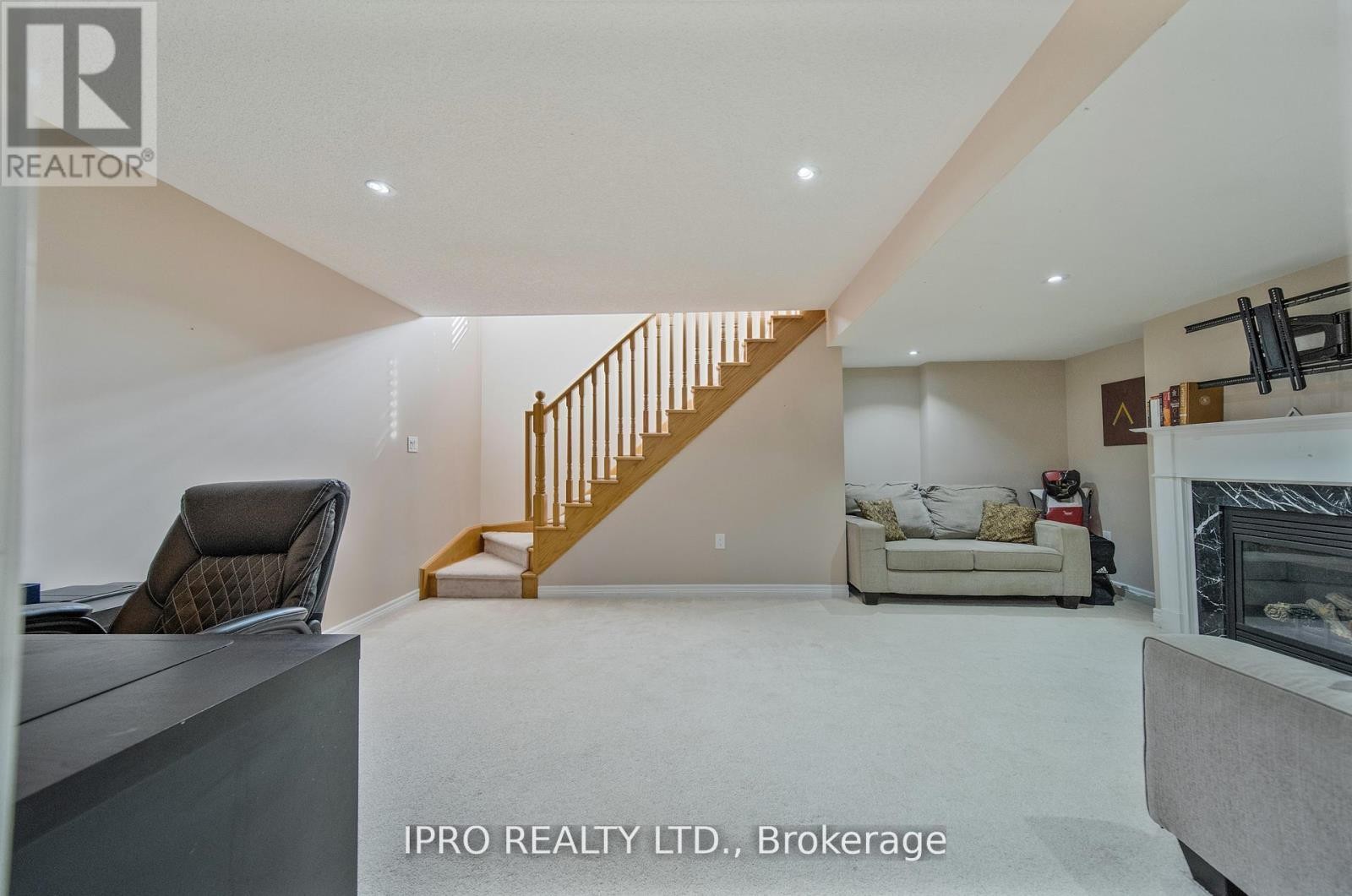 












8 ICEFALL ROAD

,
Caledon,




Ontario
L7C3T6


