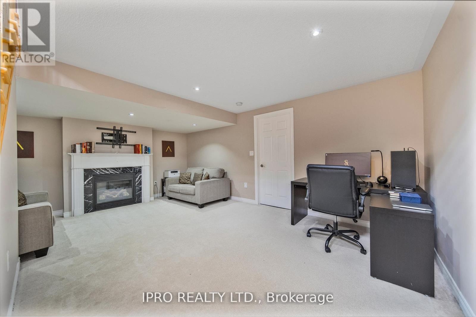 












8 ICEFALL ROAD

,
Caledon,




Ontario
L7C3T6

