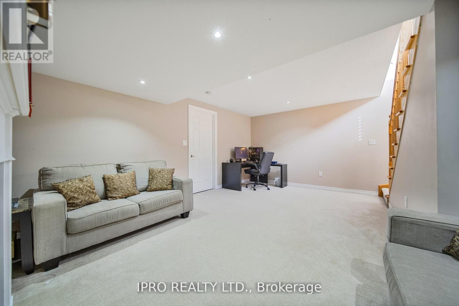 












8 ICEFALL ROAD

,
Caledon,




Ontario
L7C3T6

