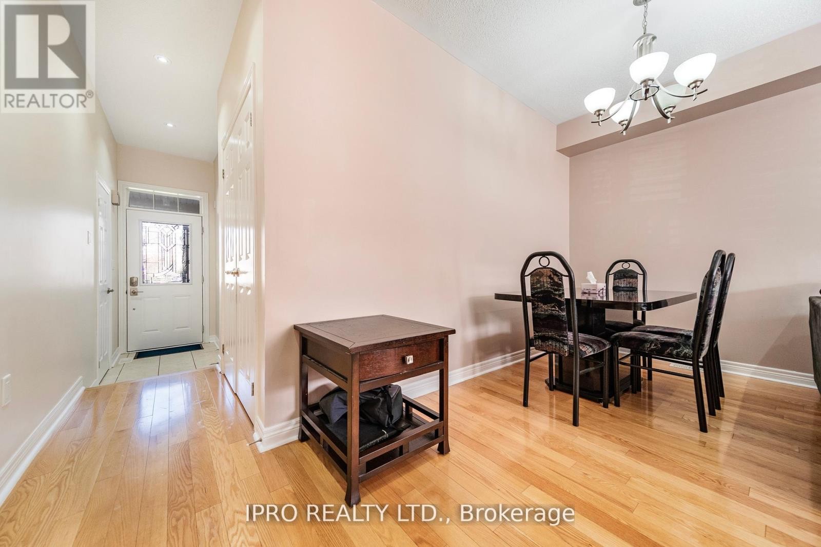 












8 ICEFALL ROAD

,
Caledon,




Ontario
L7C3T6

