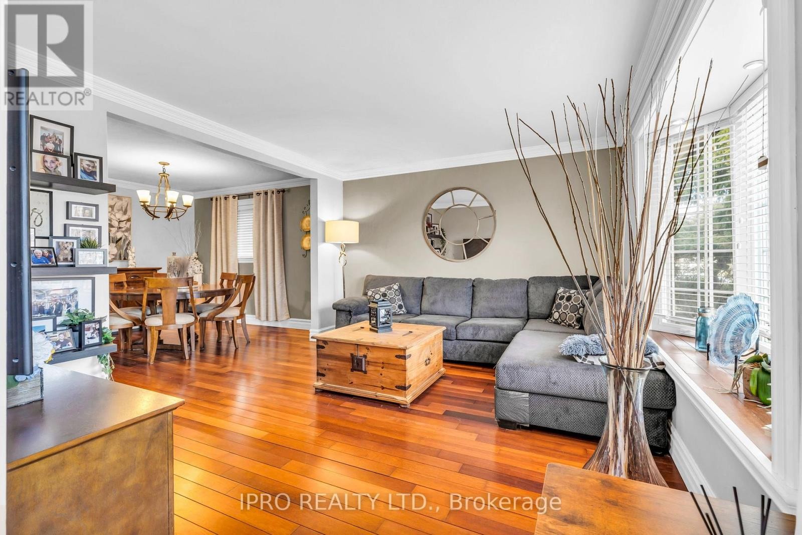 












117 ALICEWOOD COURT

,
Toronto (West Humber-Clairville),




Ontario
M9V3Y1


