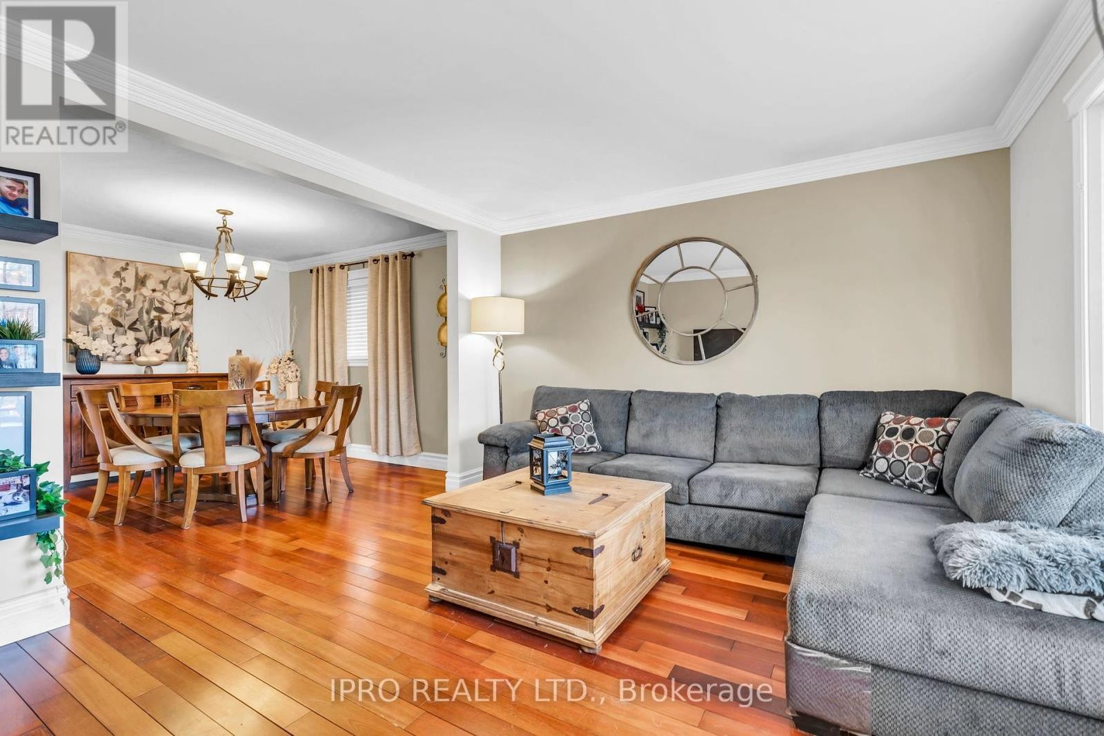 












117 ALICEWOOD COURT

,
Toronto (West Humber-Clairville),




Ontario
M9V3Y1

