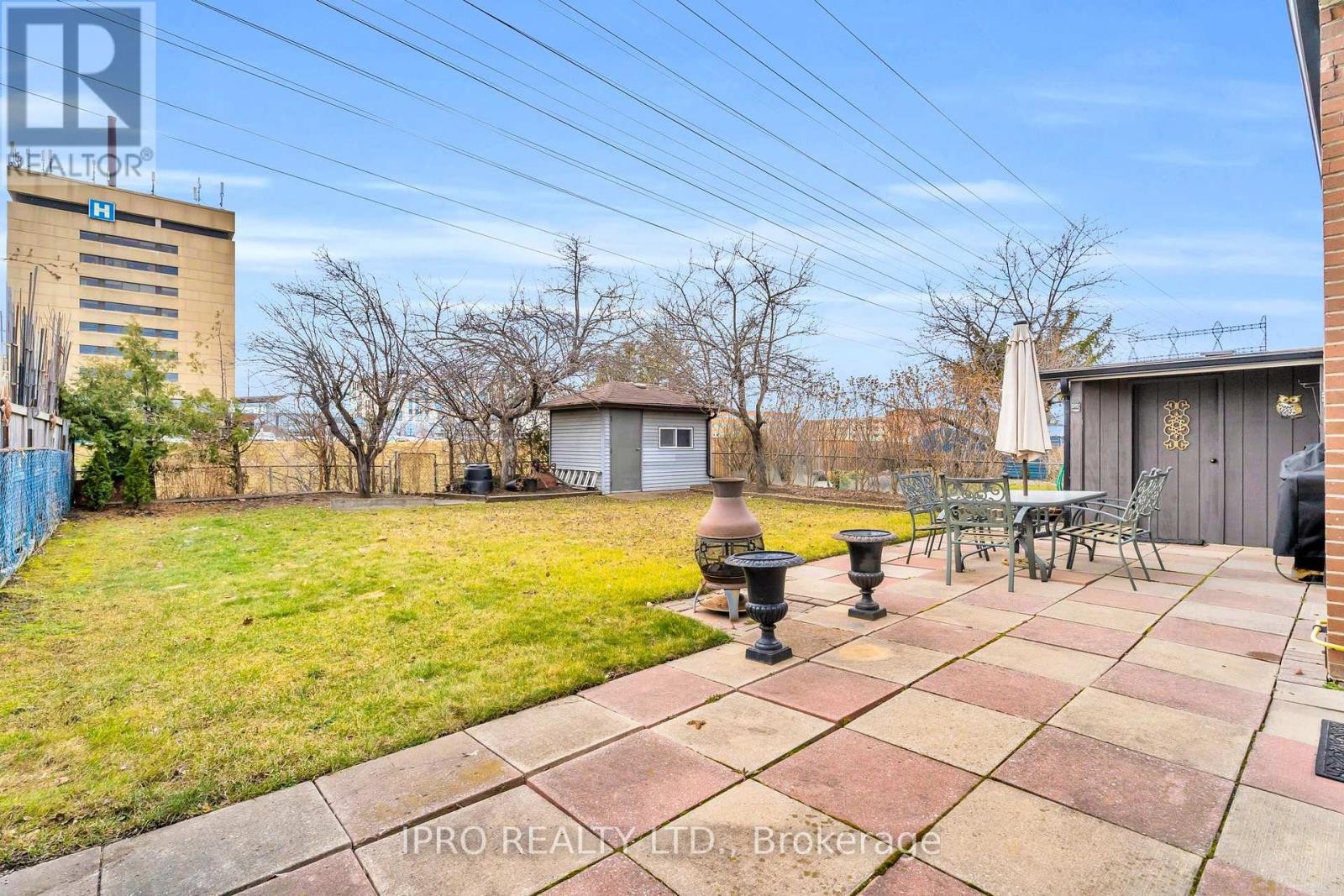 












117 ALICEWOOD COURT

,
Toronto (West Humber-Clairville),




Ontario
M9V3Y1

