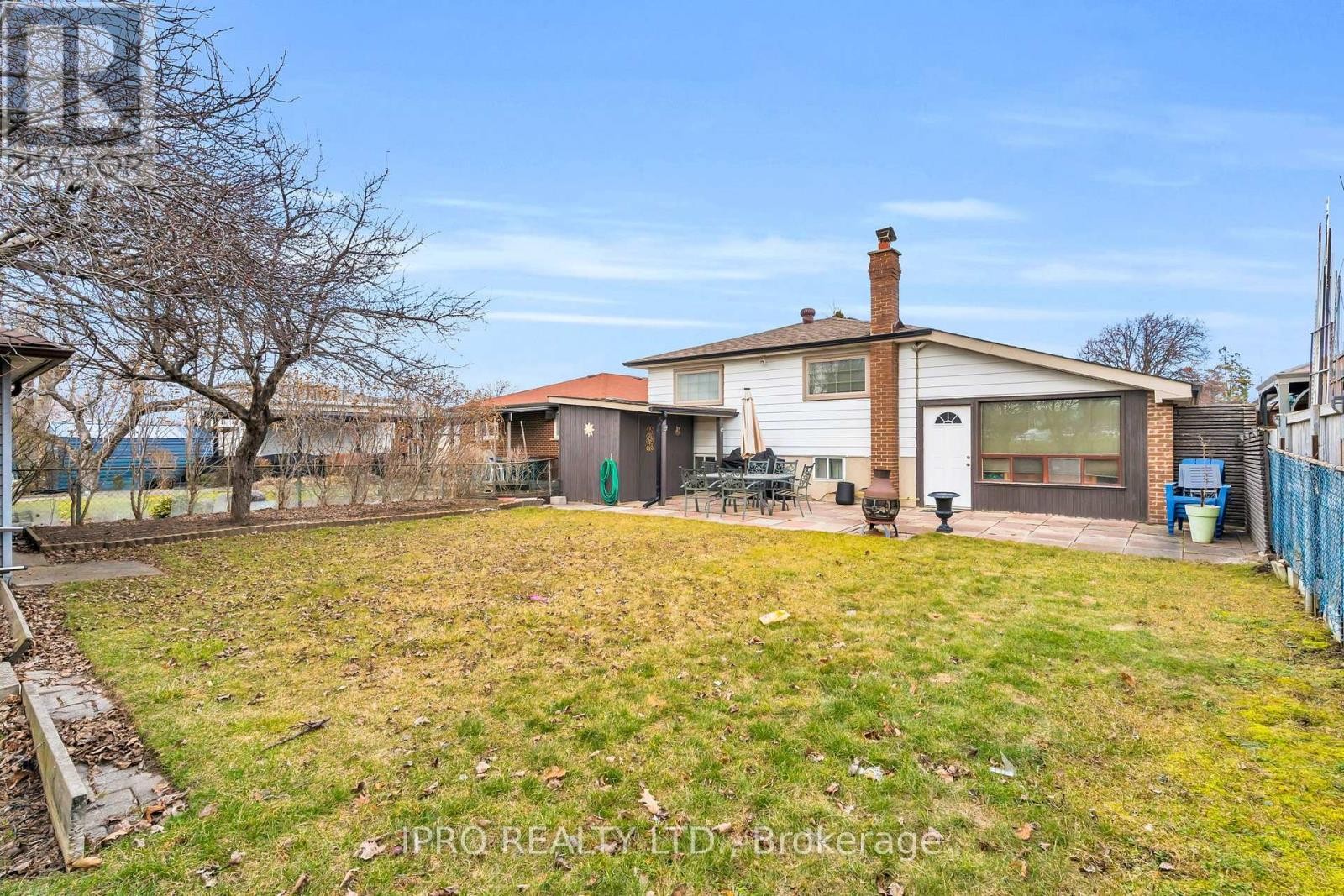 












117 ALICEWOOD COURT

,
Toronto (West Humber-Clairville),




Ontario
M9V3Y1

