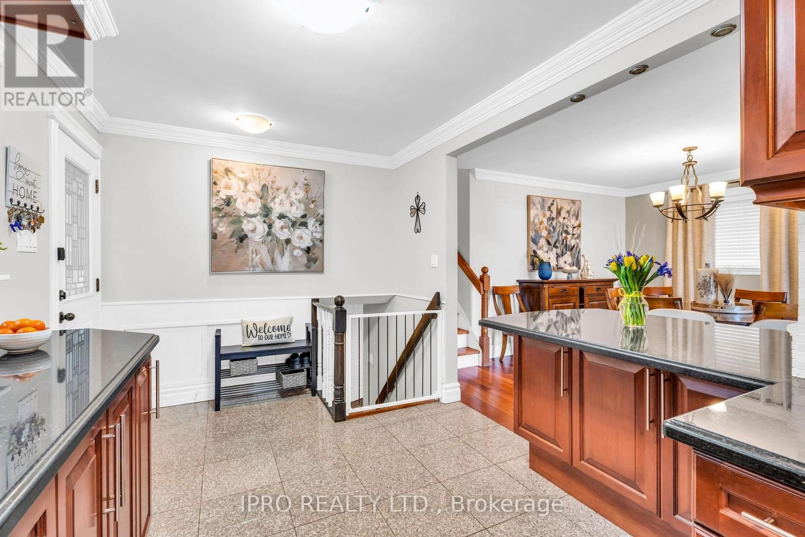 












117 ALICEWOOD COURT

,
Toronto (West Humber-Clairville),




Ontario
M9V3Y1

