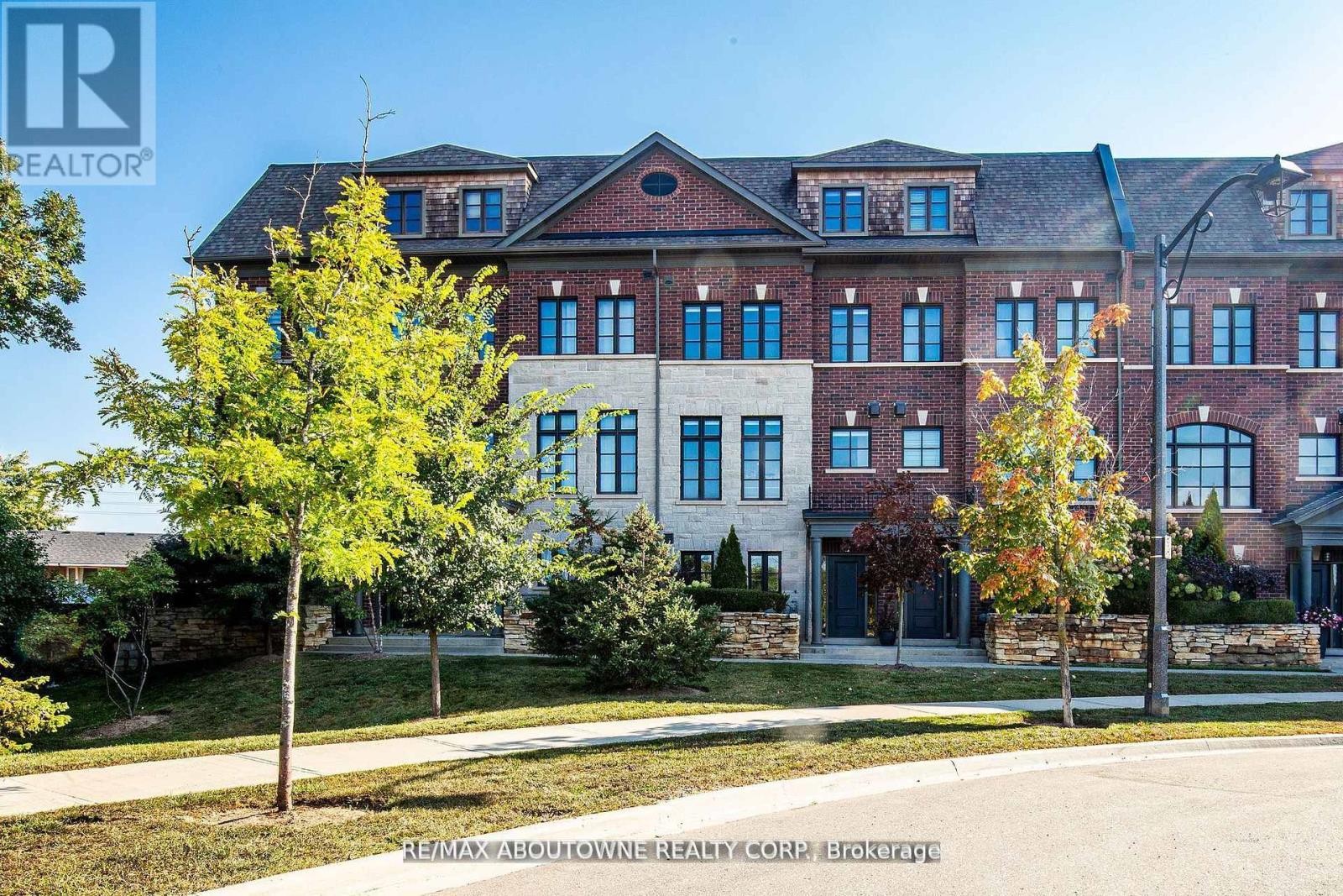 












2189 LILLYKIN STREET

,
Oakville (RO River Oaks),




Ontario
L6H7H2

