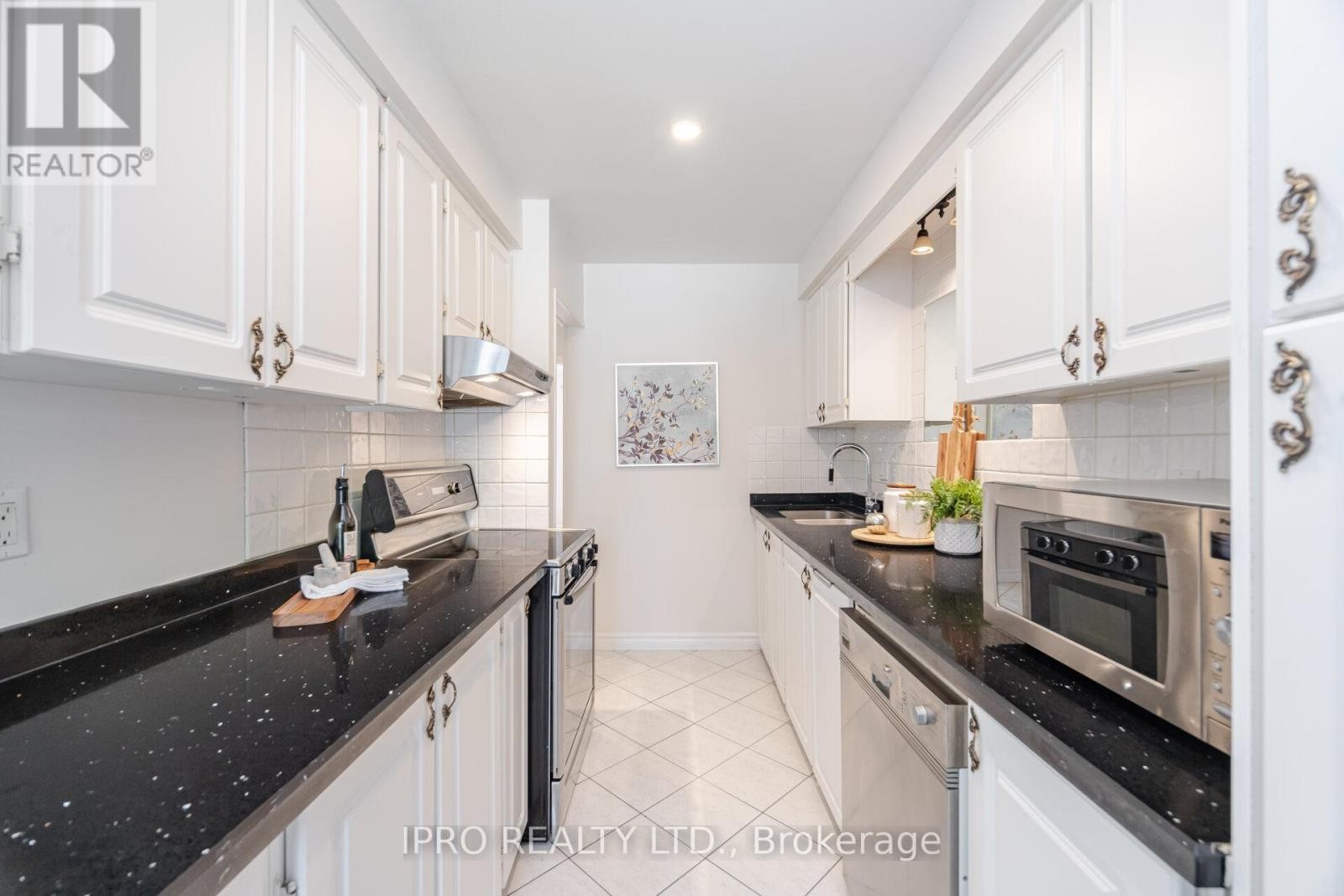 












734 BRIAR CRESCENT

,
Milton (DP Dorset Park),




Ontario
L9T3Z8


