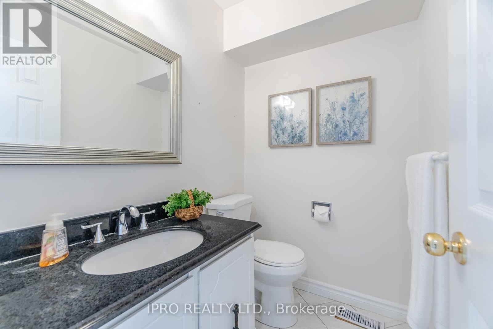 












734 BRIAR CRESCENT

,
Milton (DP Dorset Park),




Ontario
L9T3Z8


