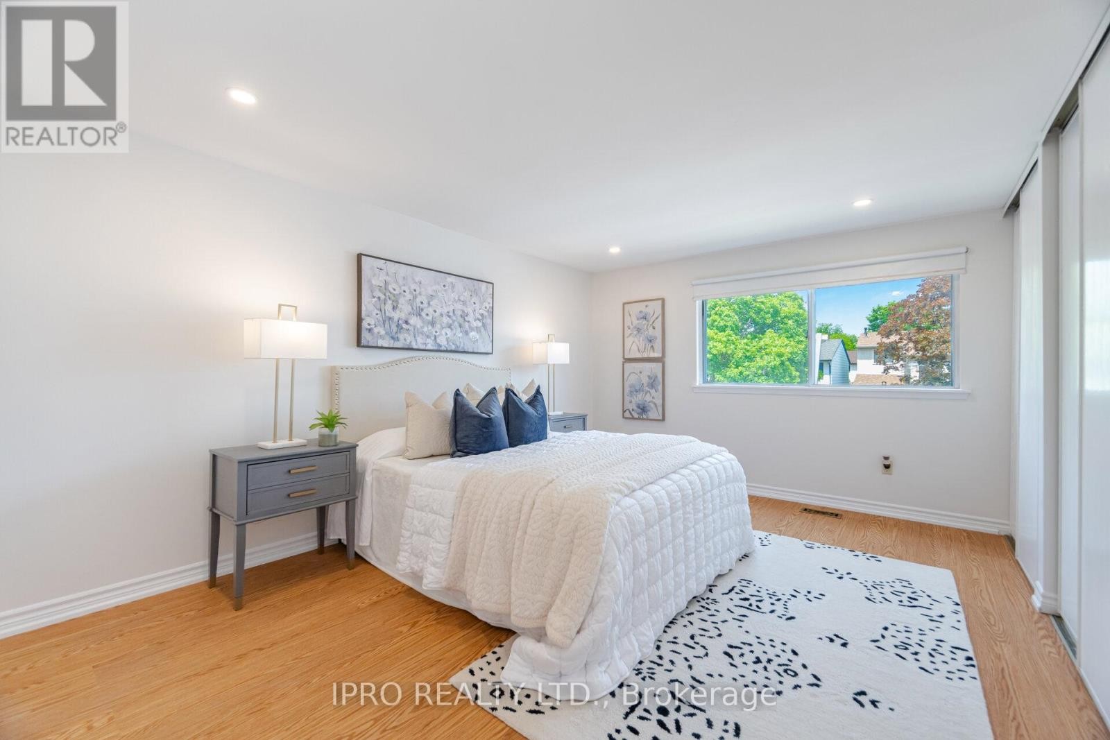 












734 BRIAR CRESCENT

,
Milton (DP Dorset Park),




Ontario
L9T3Z8

