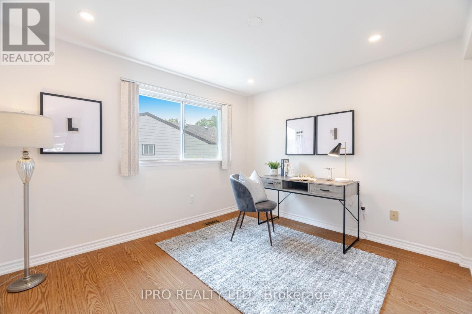 












734 BRIAR CRESCENT

,
Milton (DP Dorset Park),




Ontario
L9T3Z8

