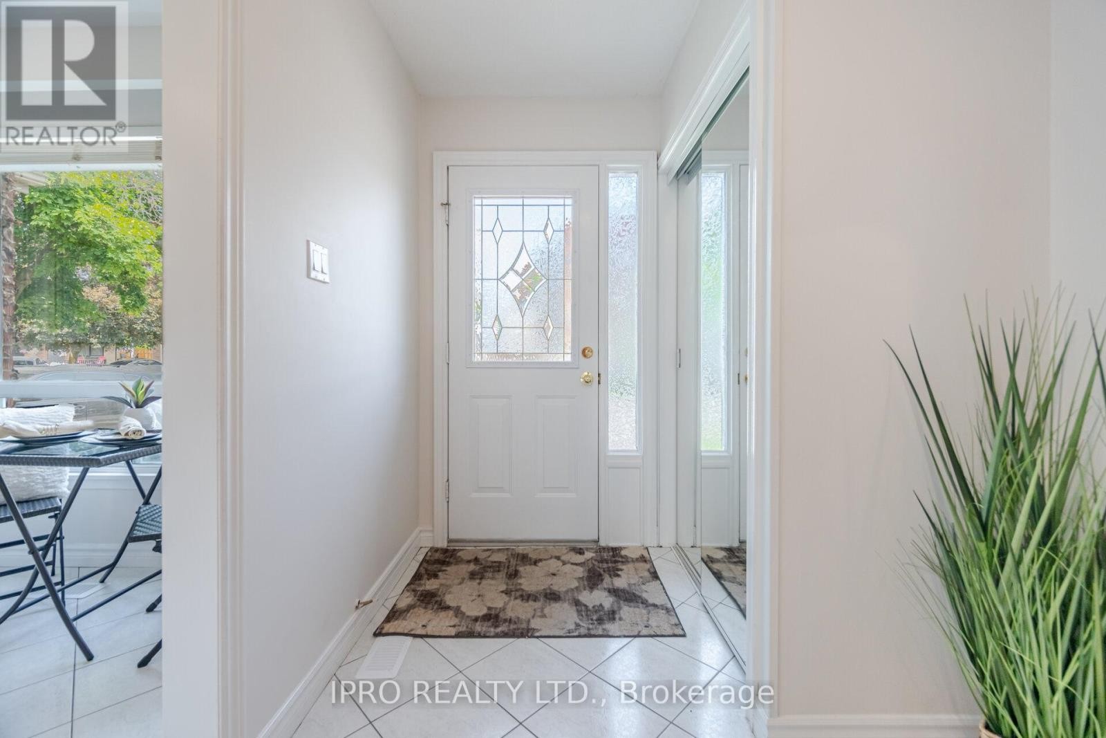












734 BRIAR CRESCENT

,
Milton (DP Dorset Park),




Ontario
L9T3Z8

