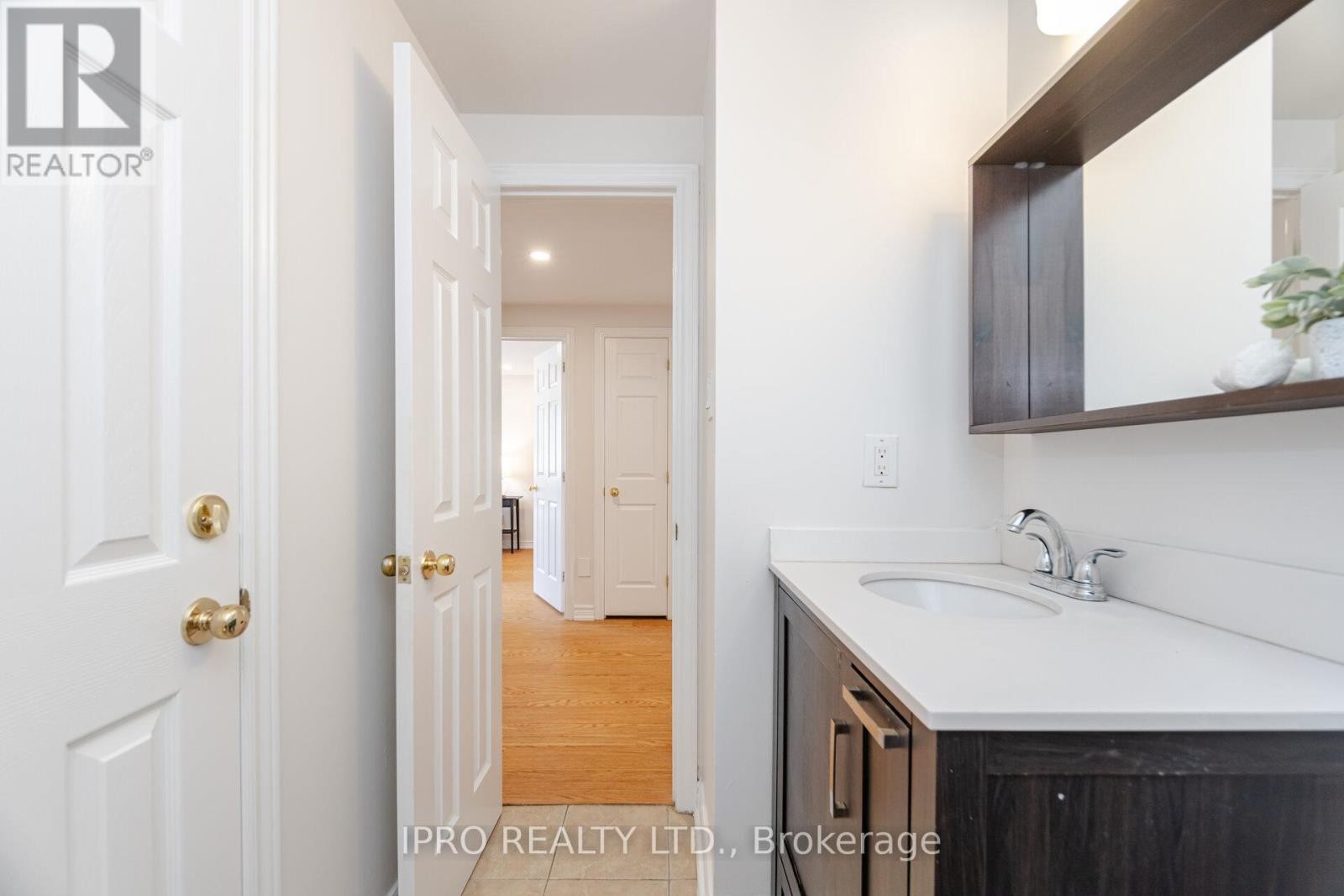 












734 BRIAR CRESCENT

,
Milton (DP Dorset Park),




Ontario
L9T3Z8

