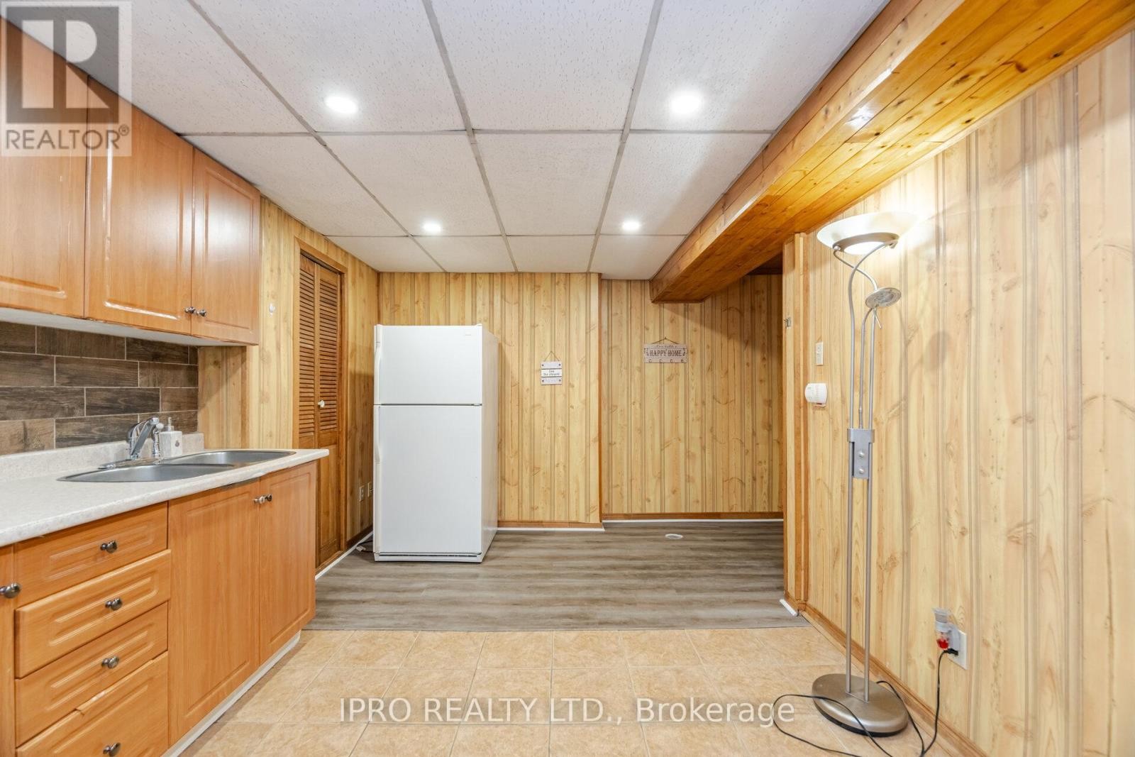 












734 BRIAR CRESCENT

,
Milton (DP Dorset Park),




Ontario
L9T3Z8

