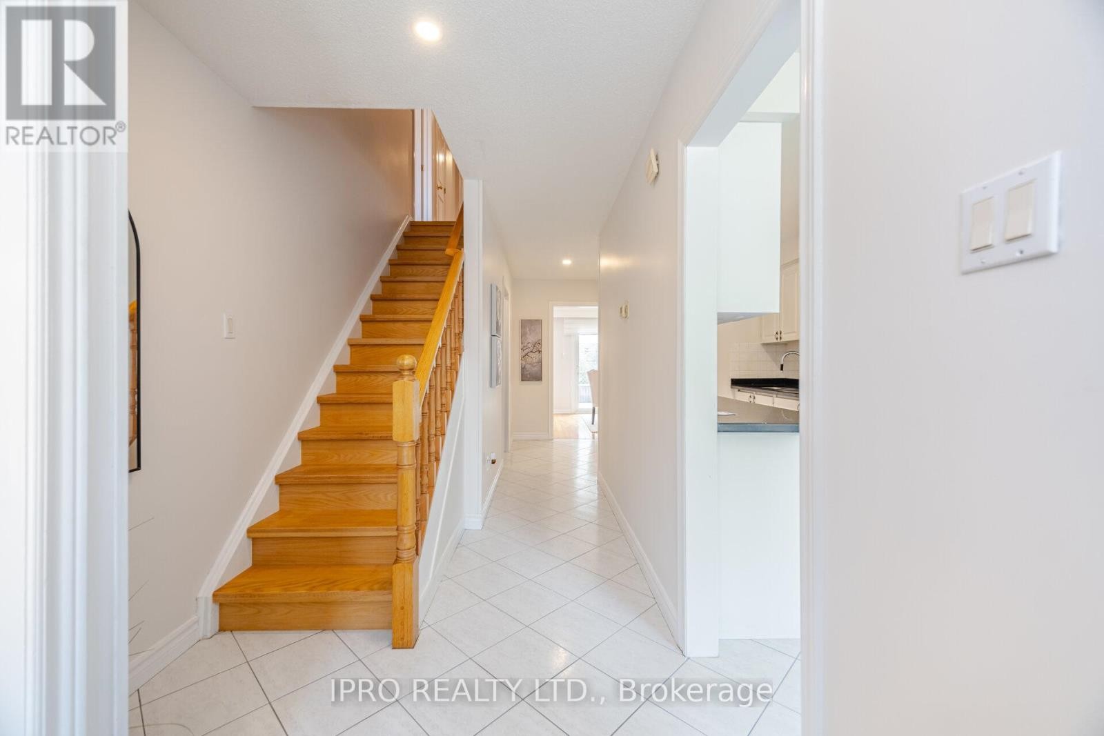 












734 BRIAR CRESCENT

,
Milton (DP Dorset Park),




Ontario
L9T3Z8

