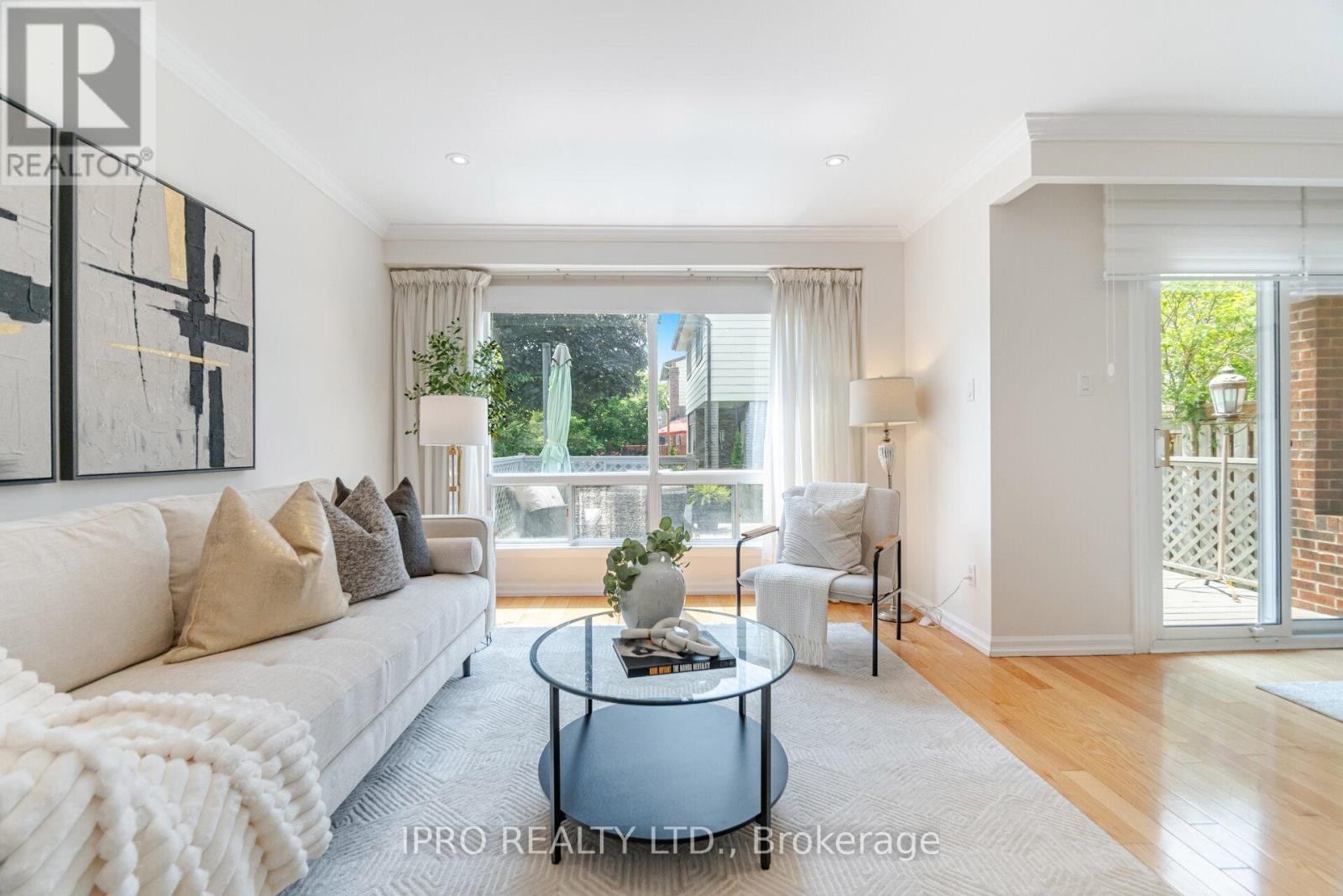 












734 BRIAR CRESCENT

,
Milton (DP Dorset Park),




Ontario
L9T3Z8

