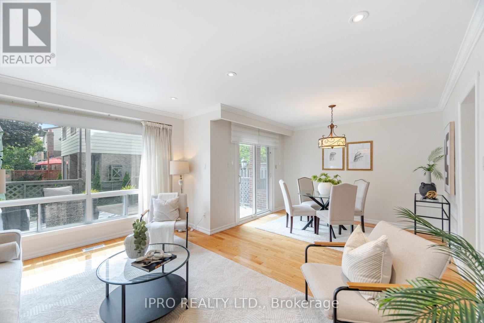 












734 BRIAR CRESCENT

,
Milton (DP Dorset Park),




Ontario
L9T3Z8

