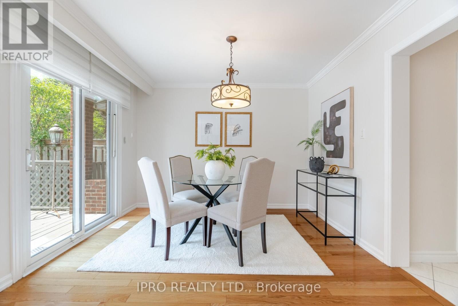 












734 BRIAR CRESCENT

,
Milton (DP Dorset Park),




Ontario
L9T3Z8

