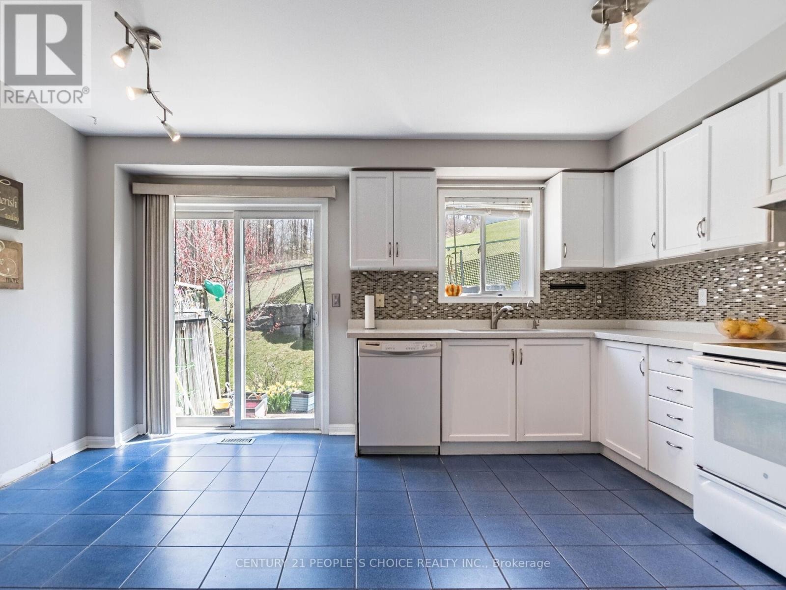 












18 PALOMINO TRAIL

,
Halton Hills (Georgetown),




Ontario
L7G6E9

