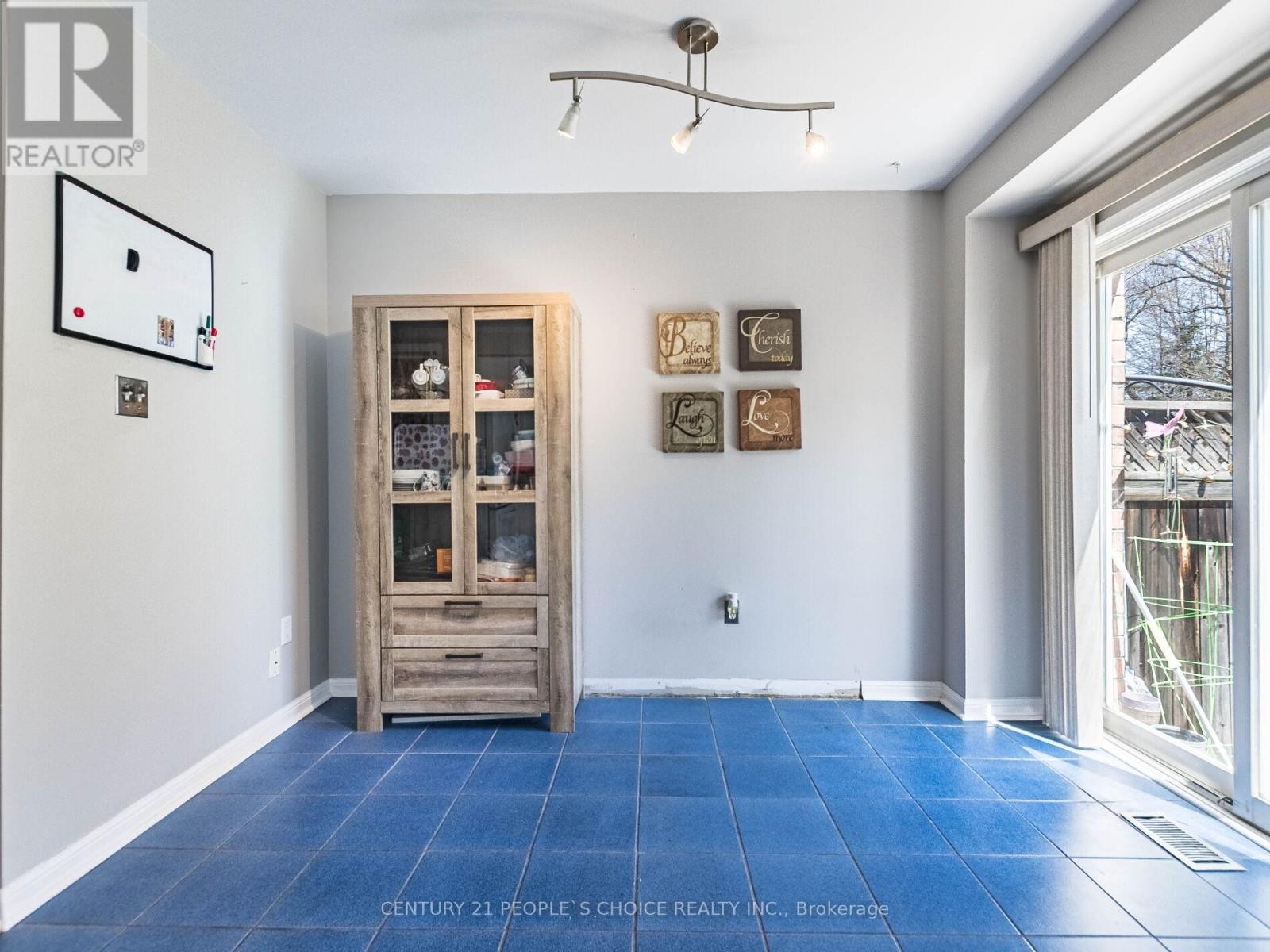 












18 PALOMINO TRAIL

,
Halton Hills (Georgetown),




Ontario
L7G6E9

