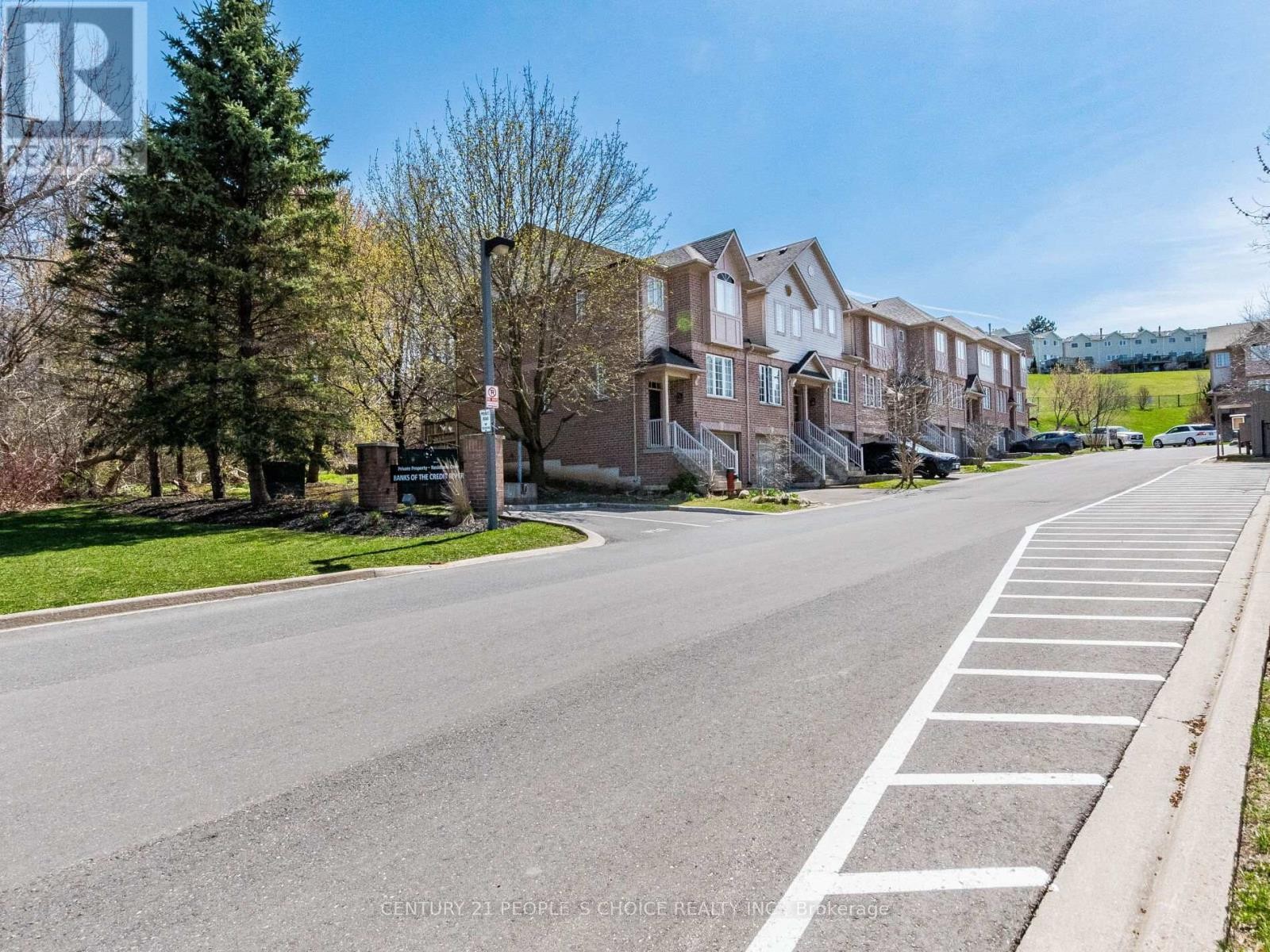 












18 PALOMINO TRAIL

,
Halton Hills (Georgetown),




Ontario
L7G6E9

