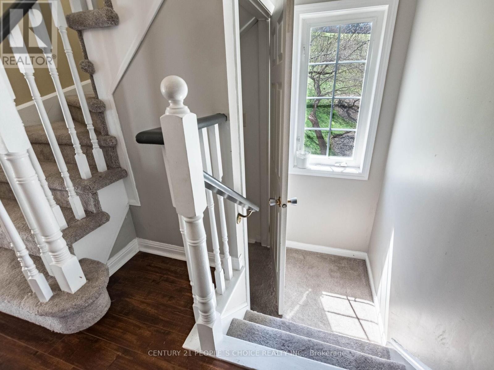 












18 PALOMINO TRAIL

,
Halton Hills (Georgetown),




Ontario
L7G6E9

