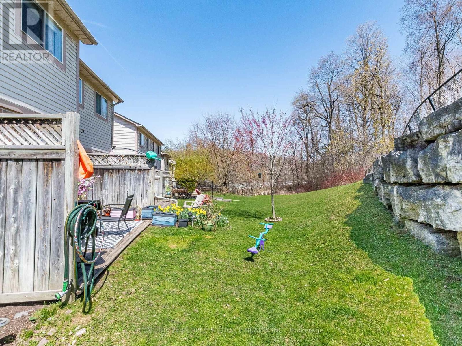 












18 PALOMINO TRAIL

,
Halton Hills (Georgetown),




Ontario
L7G6E9

