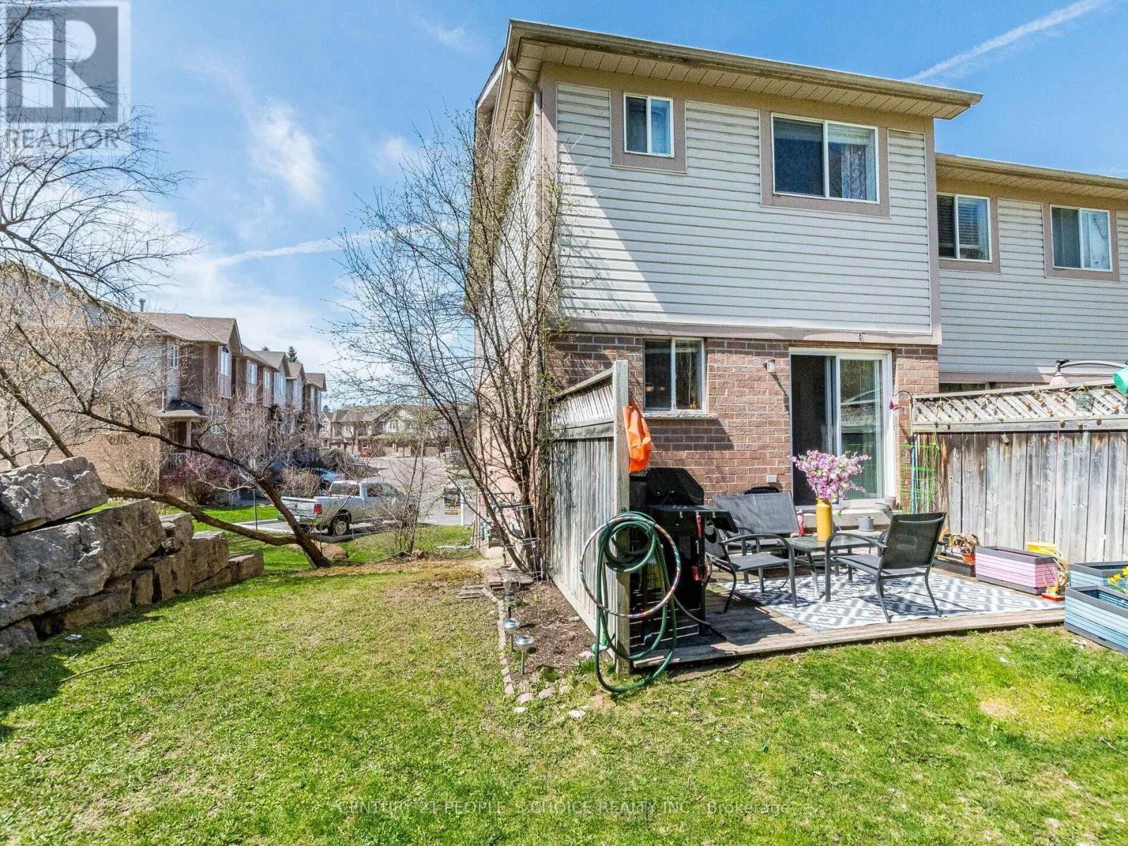 












18 PALOMINO TRAIL

,
Halton Hills (Georgetown),




Ontario
L7G6E9

