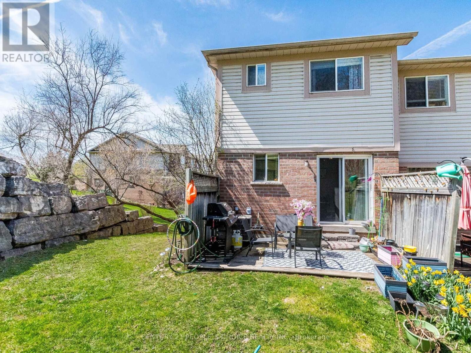 












18 PALOMINO TRAIL

,
Halton Hills (Georgetown),




Ontario
L7G6E9

