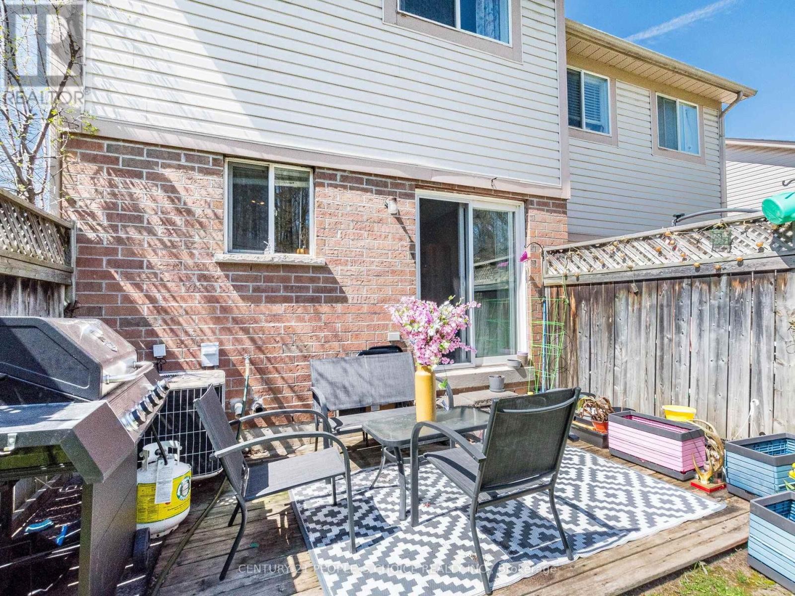 












18 PALOMINO TRAIL

,
Halton Hills (Georgetown),




Ontario
L7G6E9

