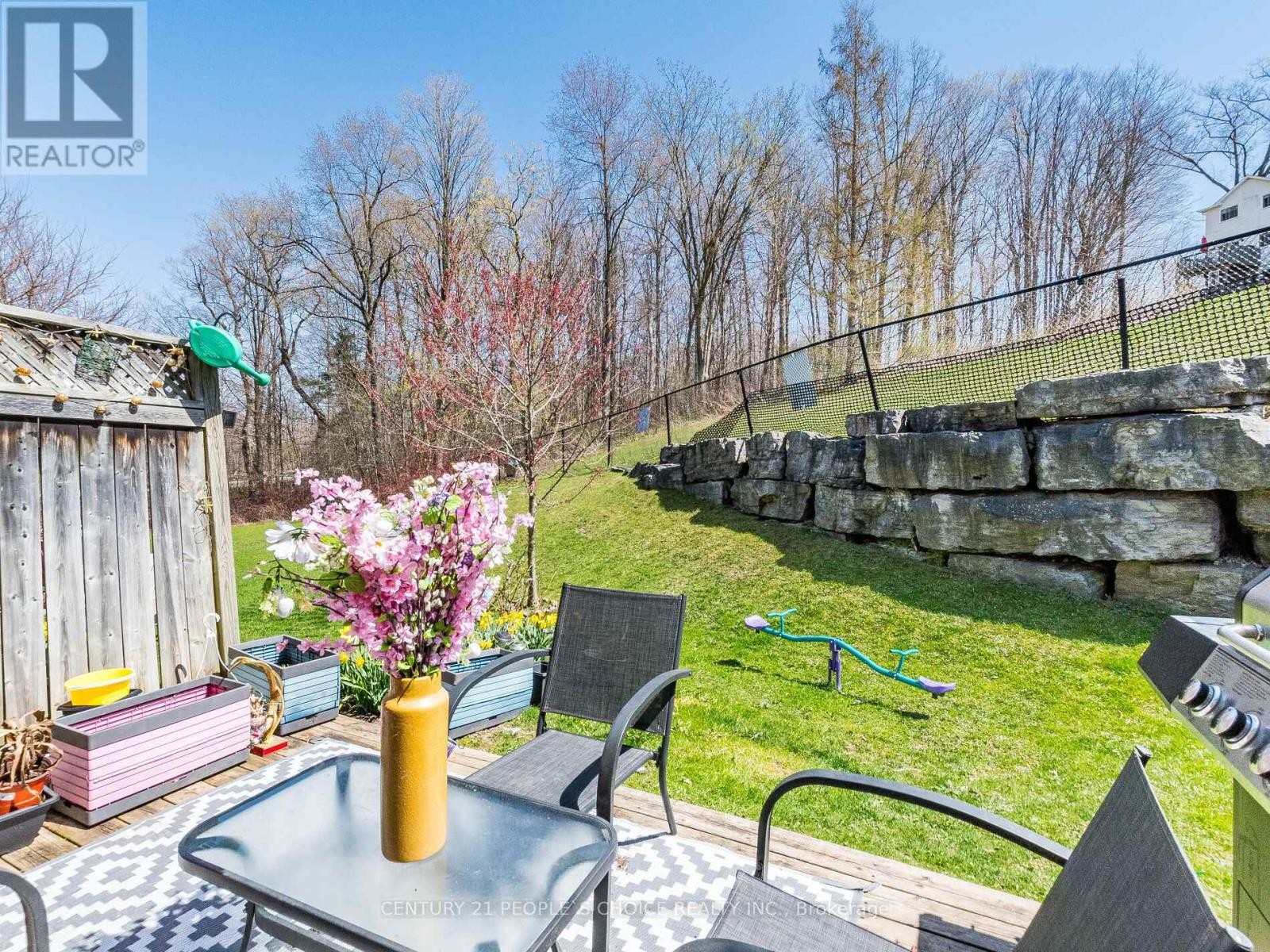 












18 PALOMINO TRAIL

,
Halton Hills (Georgetown),




Ontario
L7G6E9

