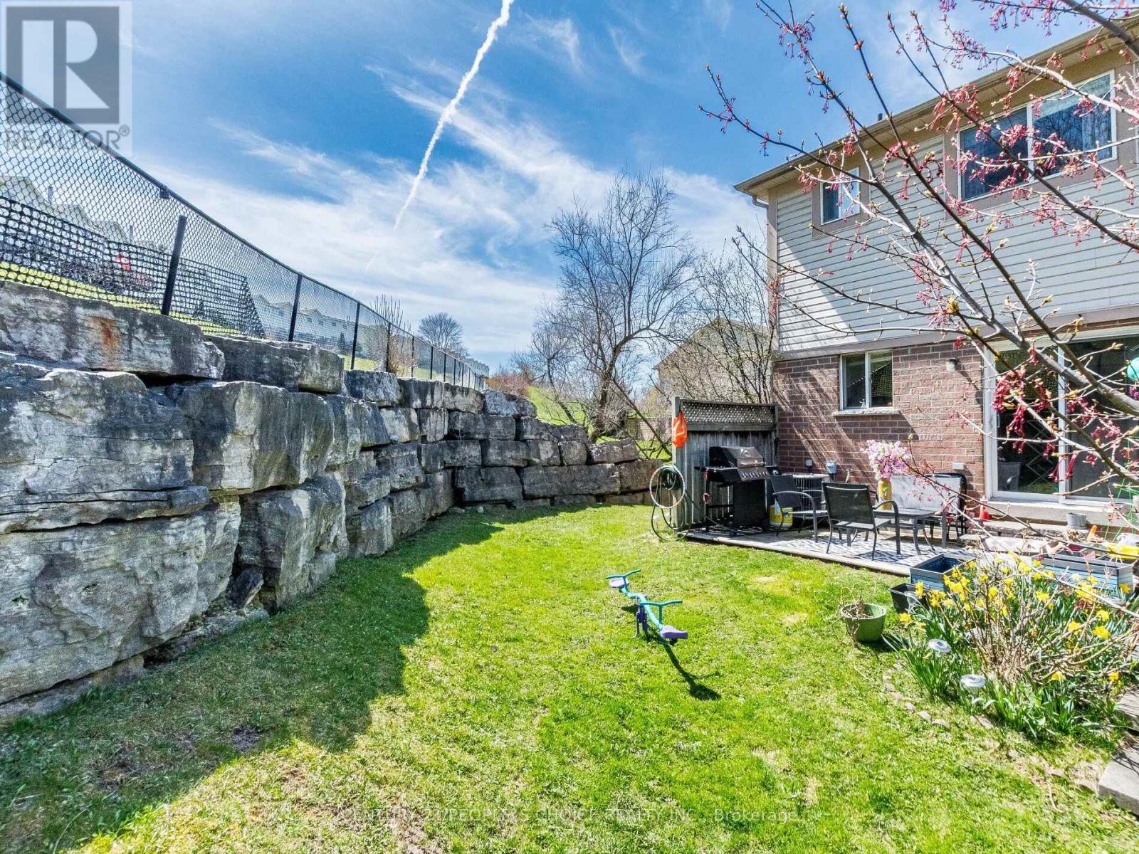 












18 PALOMINO TRAIL

,
Halton Hills (Georgetown),




Ontario
L7G6E9


