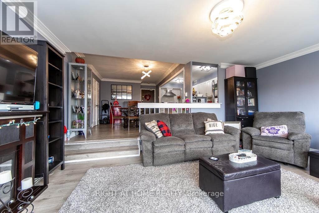 












1103 - 9 FOUR WINDS DRIVE

,
Toronto (York University Heights),




Ontario
M3J2S8

