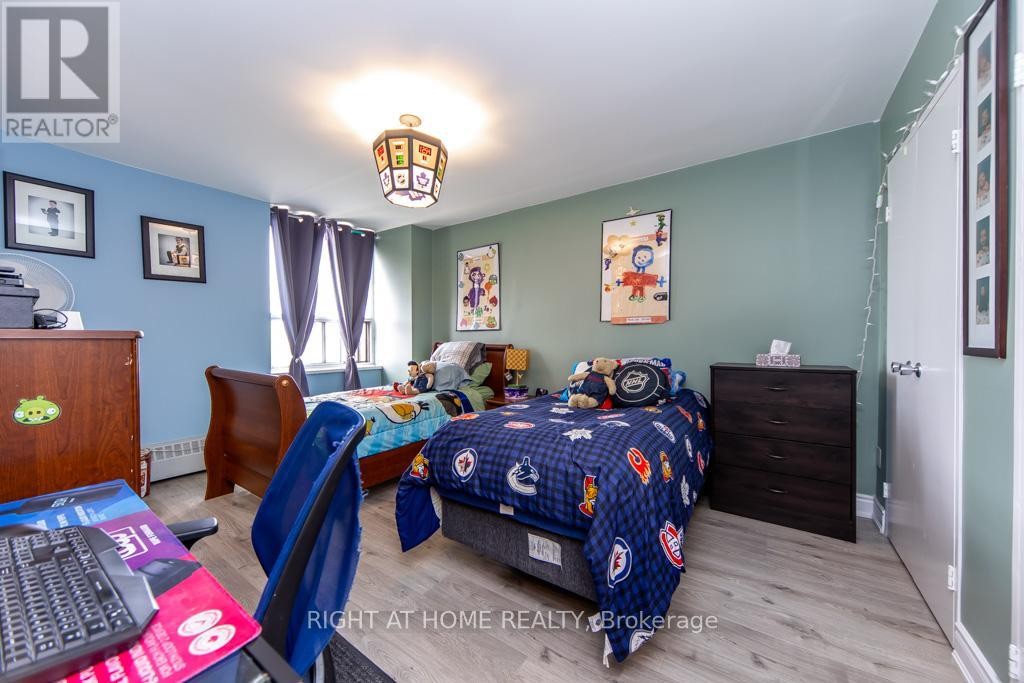 












1103 - 9 FOUR WINDS DRIVE

,
Toronto (York University Heights),




Ontario
M3J2S8

