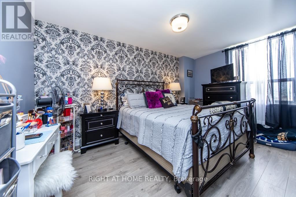 












1103 - 9 FOUR WINDS DRIVE

,
Toronto (York University Heights),




Ontario
M3J2S8

