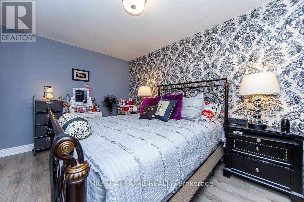 












1103 - 9 FOUR WINDS DRIVE

,
Toronto (York University Heights),




Ontario
M3J2S8

