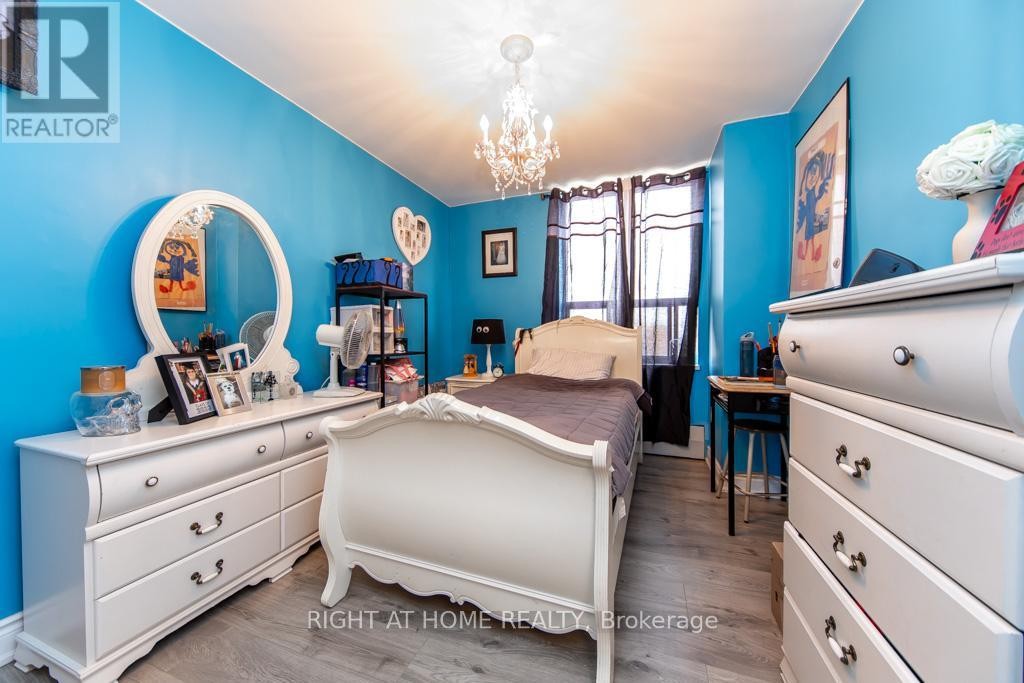 












1103 - 9 FOUR WINDS DRIVE

,
Toronto (York University Heights),




Ontario
M3J2S8

