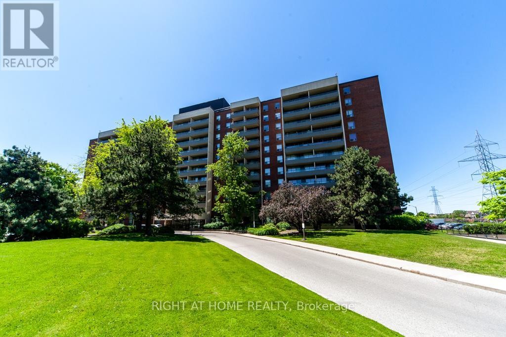












1103 - 9 FOUR WINDS DRIVE

,
Toronto (York University Heights),




Ontario
M3J2S8

